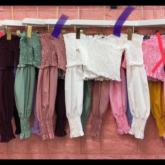 Crop top - Picture 3 of 3